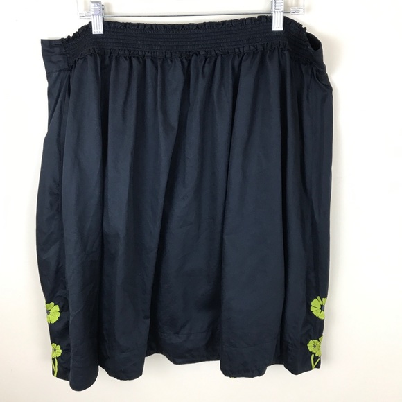 Eshakti Blck Smocked Floral Embroidery Mini Skirt - Picture 5 of 6